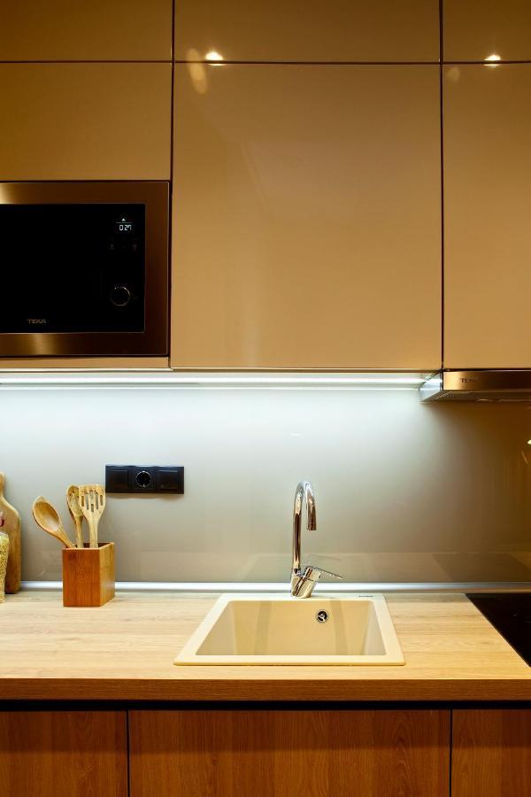 Designer Apartments Close To The Center + Free Parking Thessaloníki Exteriör bild